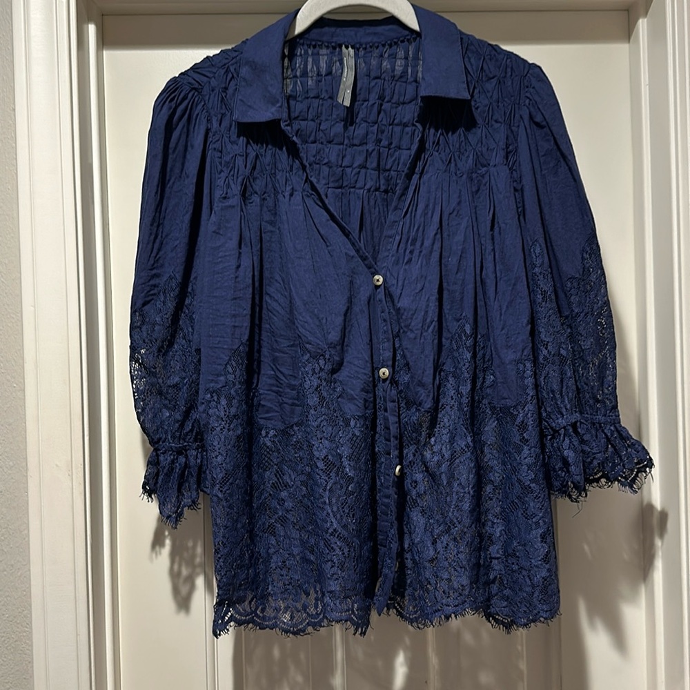 Lace and pleat detail 3/4 length blouse